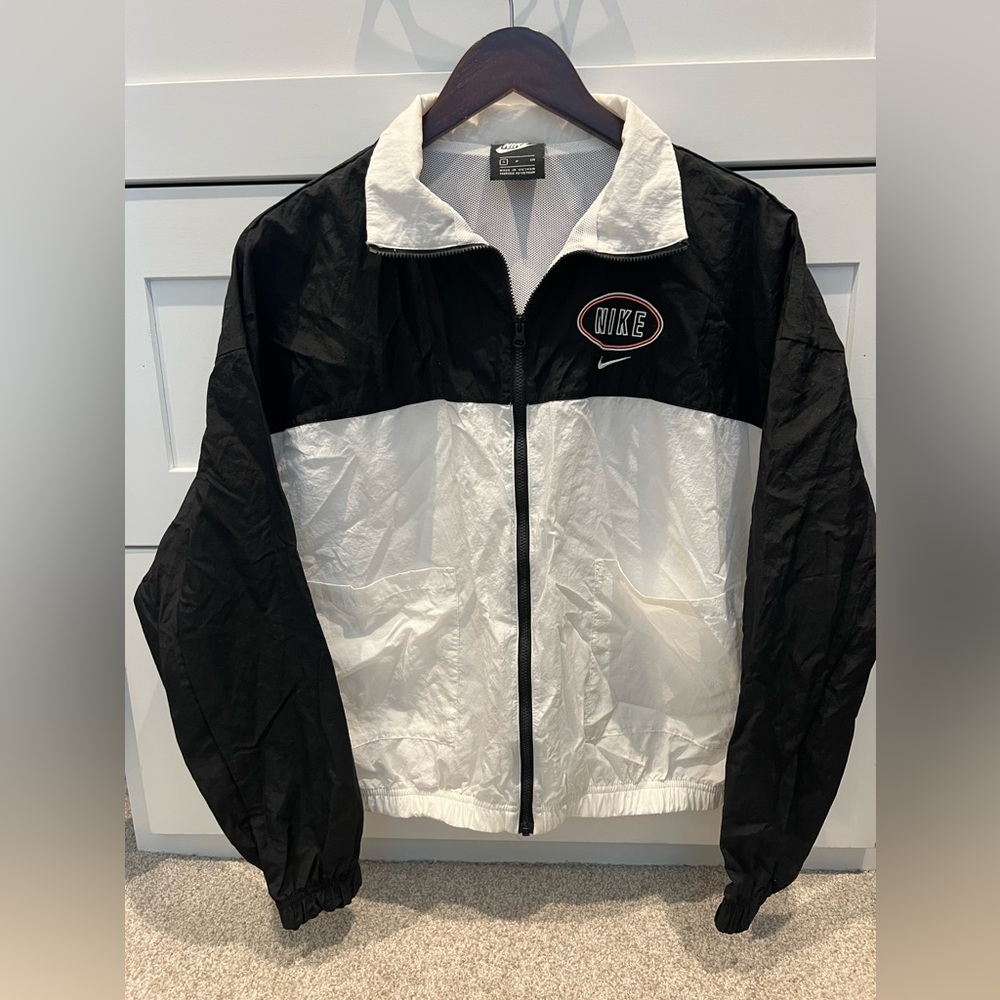 Nike windbreaker size small